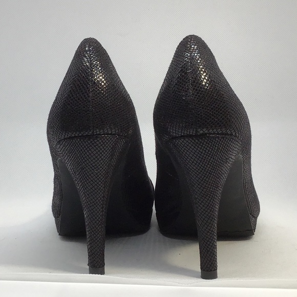 Moda Black textured platform pumps 9M - Picture 4 of 5
